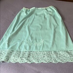 🎁Warner’s Beautiful Half Slip